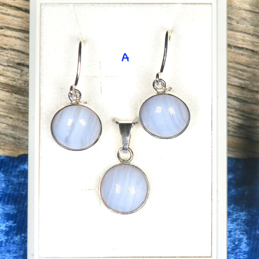 Hopeakorusetti kalsedoni riipus ja korvakorut 10mm. Valitse