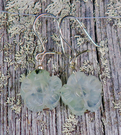 Korvakorut prehniitti kukka 1