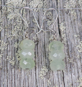 Korvakorut prehniitti 3 viistehiottua. Crista