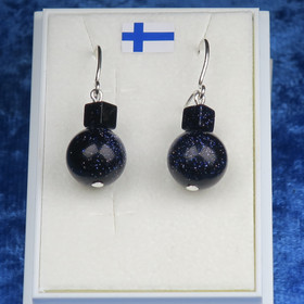 Korvakorut aventuriini tummansininen tähtikivi 10mm ja kuutio. Venla1