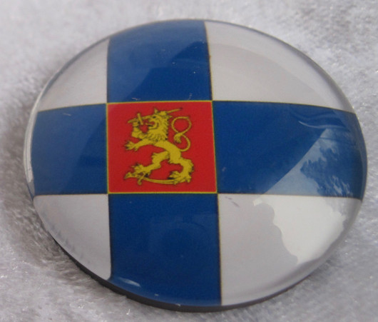 Magneetti Suomen lippu jossa Suomen leijona 