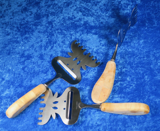 Juustohöylä hirvi, mosaiikki katajakahva