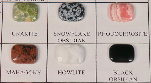 Kapussi  suorakaide 12x15mm eri kivilaatuja cabochon