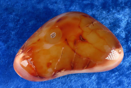 Karneoli Carnelian rumpuhiottu 105g R