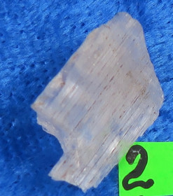 Spodumeeni  raaka alle 1g 10mm Brasilia. Valitse