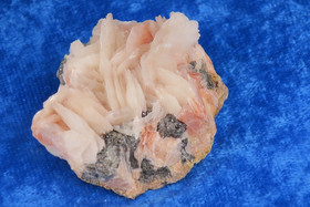 Serusiitti baryytti 45g 40x35x20mm 92V