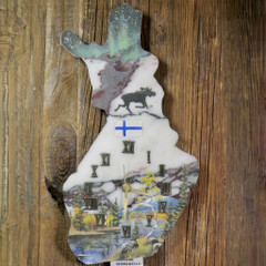 Seinäkello Suomen muotoinen, ruskamaisema lapissa, revontulet, hirvi N