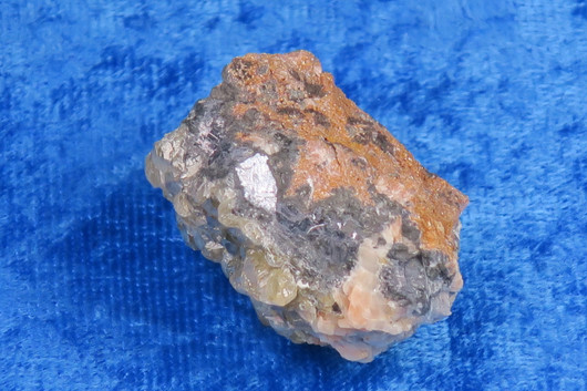 Serusiitti baryytti lyijyhohde 45g 33x30x20mm 92B