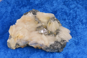 Serusiitti baryytti 47g 45x30x13mm 92U