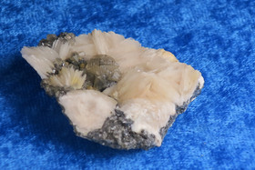 Serusiitti baryytti 47g 45x30x13mm 92U