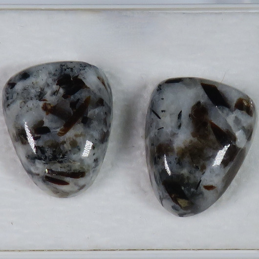 Nappikorvakorut astrofylliitti KIILA 12x15mm  M