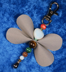 Heijastinperhonen onnenkivet, pituus karbiinilukon kanssa 11cm