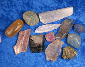 12 Chakran hoitokivet setti nro c12c, puurasiassa