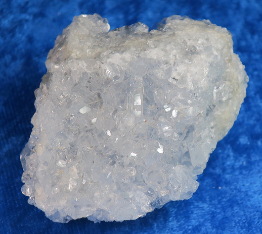 Selestiitti enkelikivi kidesykerö A 110g kiteet molemmin puolin