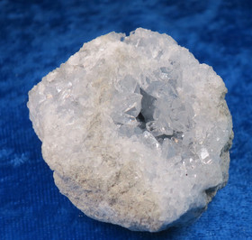 Selestiitti enkelikivi selestiini kidesykerö 110g B