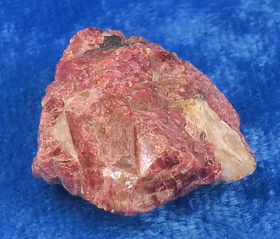 Eudialyytti raaka 6g nro K