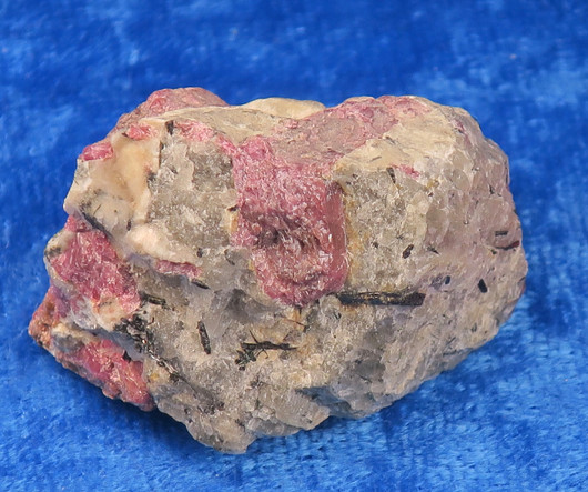 Eudialyytti raaka 27g nro D