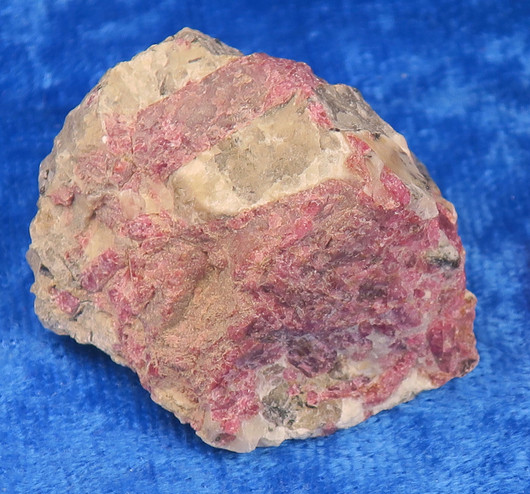 Eudialyytti raaka 27g nro D