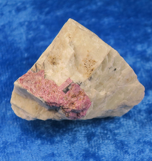 Eudialyytti raaka 40g nro C