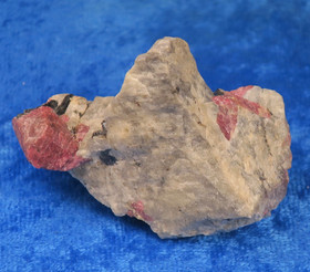 Eudialyytti raaka 33g nro F