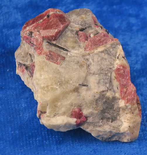 Eudialyytti raaka 28g nro C