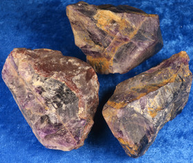 Ametisti viistehiontakelpoinen tumma iso kidepala 58-83g Namibiasta