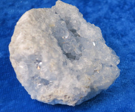 Selestiitti enkelikivi selestiini kidesykerö 101g nro A