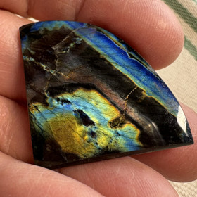 Spektroliitti kapussi. Ylämaa KSP33