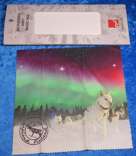 Mikrokuituliina husky ja revontulet