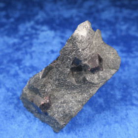 Almandiini granaatti 121g 60x40x35mm Nappikallio Hi184d