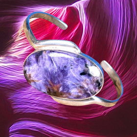 Hopearannekoru tsharoiitti ovaali B