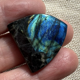 Spektroliitti kapussi. Ylämaa KSP34