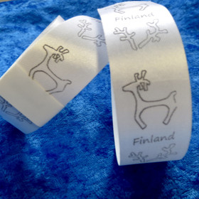 Satiini tarranauha  poro Finland poronsarvet valkoinen 150cm