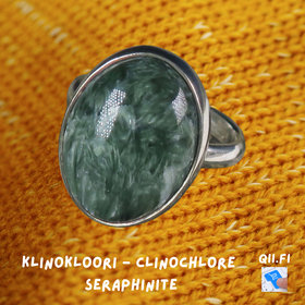 Hopeasormus klinokloori 17.3mm, ovaali kivi