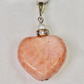 Riipus korallisydän ja helmi, zirkonikoristein