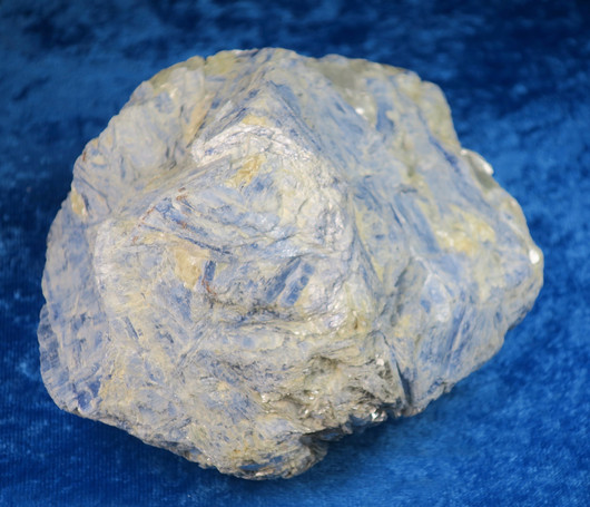 Kyaniitti sininen 1kg raakakivi Brasiliasta