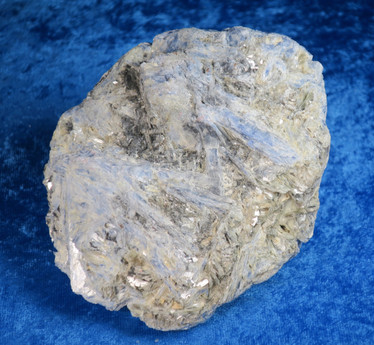Kyaniitti sininen 1kg raakakivi Brasiliasta