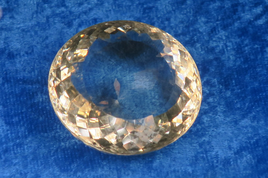 Sitriini aito iso 155ct viistehiottu 31g. Katso video.