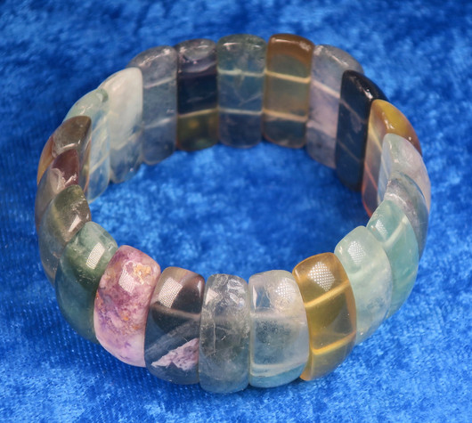 Rannekoru fluoriitti, 25mm leveä puolikuu