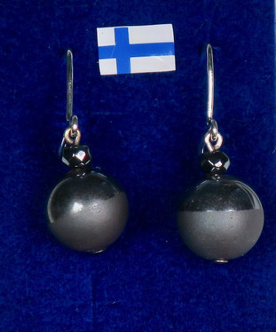 Korvakorut hematiitti puoliksi kiillotettu 10mm, viistehiottu 4mm nro1