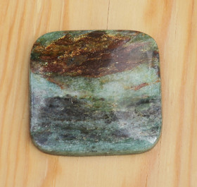 Kapussi fuksiitti 32x33mm neliö cabochon