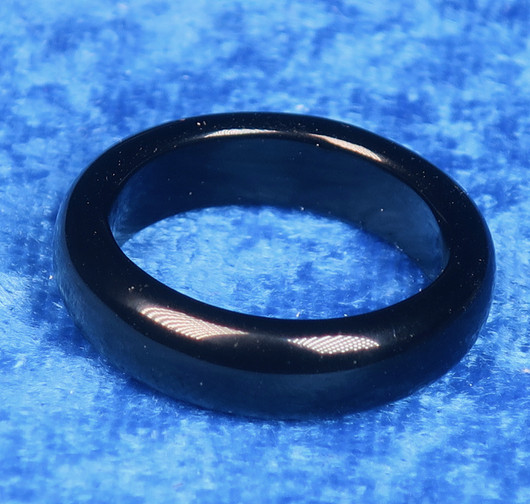 Kivisormus onyksi musta akaatti leveys 6mm, valitse koko