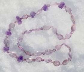 Helmet vaaleat ametistihelmet 70cm  ILONA