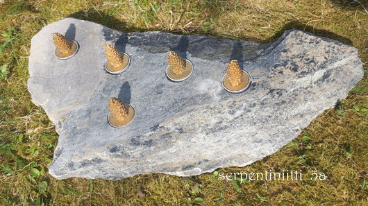 Tuikkualusta 5 tuikulle Serpentiniitti valitse nro A-H