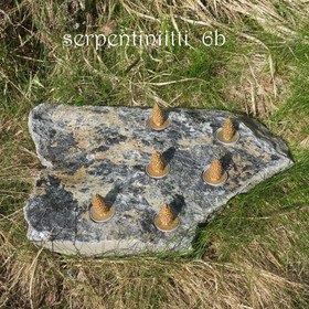 Tuikkualusta 6 tuikulle Serpentiniitti, valitse kuvista