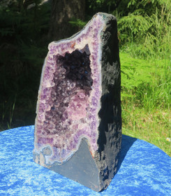 Ametistigeodi iso 21,9kg tumma violetti kideonkalo