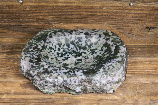 Kiviastia syeniittikulho paino 1,7kg halkaisija 17cm, 35mm vahva