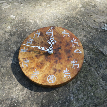 Seinäkello poronnahkaa 17cm RUMPU F
