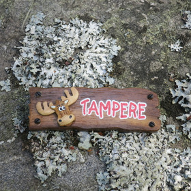 Magneetti Tampere hirvi kyltti puuta 85x28mm