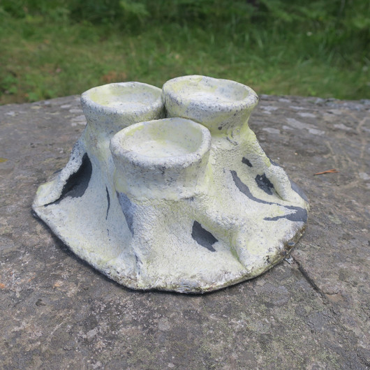 Tuikkualusta vuori 3 tuikulle keramiikkaa